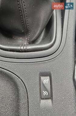 Хэтчбек Renault Megane 2011 в 
