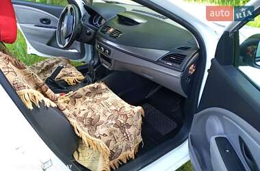 Хетчбек Renault Megane 2009 в  фото 4 Хетчбек Renault Megane 2009 в
