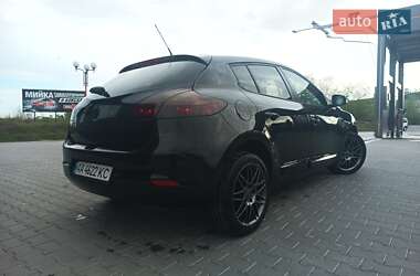 Хэтчбек Renault Megane 2012 в 
