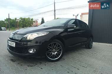Хэтчбек Renault Megane 2012 в 