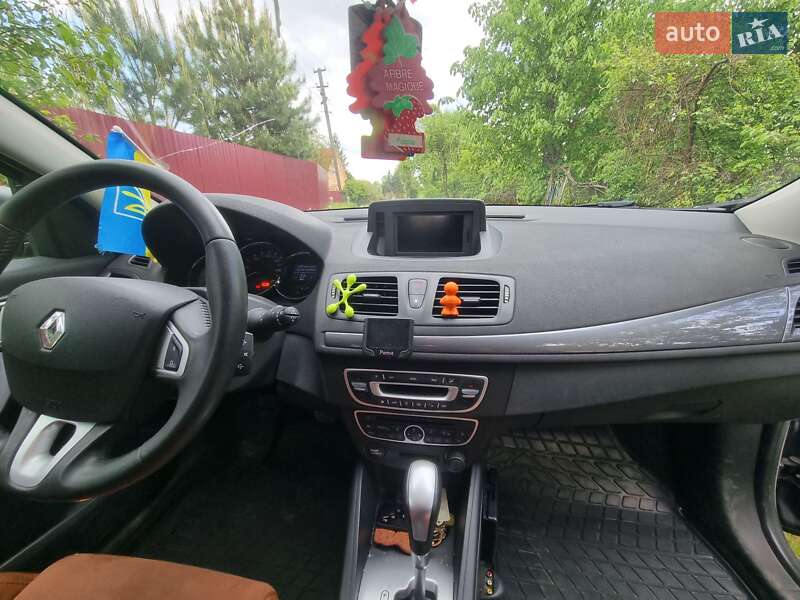 Универсал Renault Megane 2011 в Львове фото 17 Универсал Renault Megane 2011 в Львове