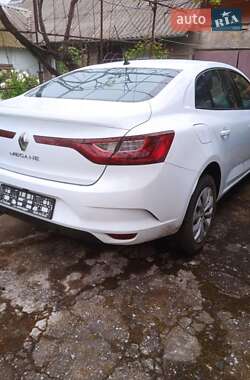 Седан Renault Megane 2017 в 