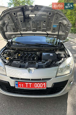 Хэтчбек Renault Megane 2010 в 