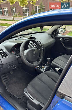 Хэтчбек Renault Megane 2005 в 