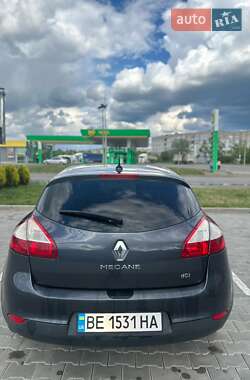 Хетчбек Renault Megane 2010 в 
