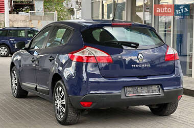 Хетчбек Renault Megane 2010 в 