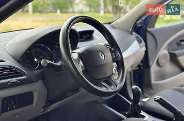 Хетчбек Renault Megane 2010 в 