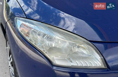Хетчбек Renault Megane 2010 в 