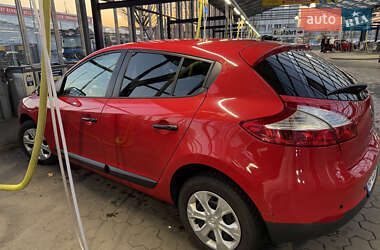 Хэтчбек Renault Megane 2011 в 