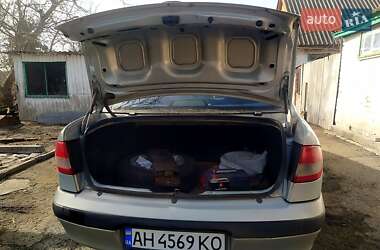 Седан Renault Megane 2003 в 