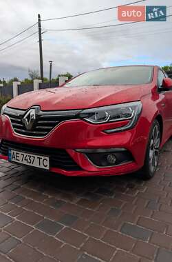 Хэтчбек Renault Megane 2018 в 