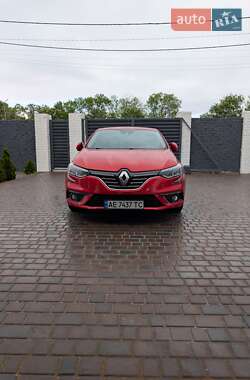 Хэтчбек Renault Megane 2018 в 