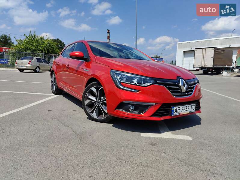Хэтчбек Renault Megane 2018 в 
