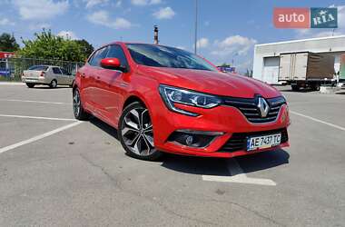 Хэтчбек Renault Megane 2018 в 