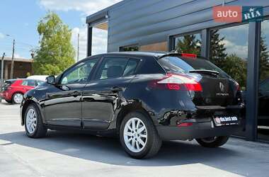 Хэтчбек Renault Megane 2012 в 
