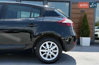 Хэтчбек Renault Megane 2012 в 