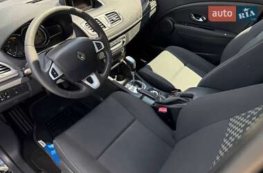 Хэтчбек Renault Megane 2012 в 