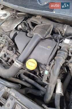 Хэтчбек Renault Megane 2012 в 