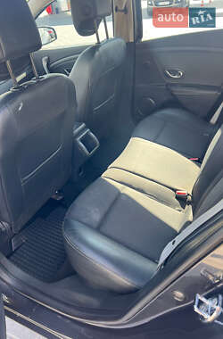 Хэтчбек Renault Megane 2013 в 