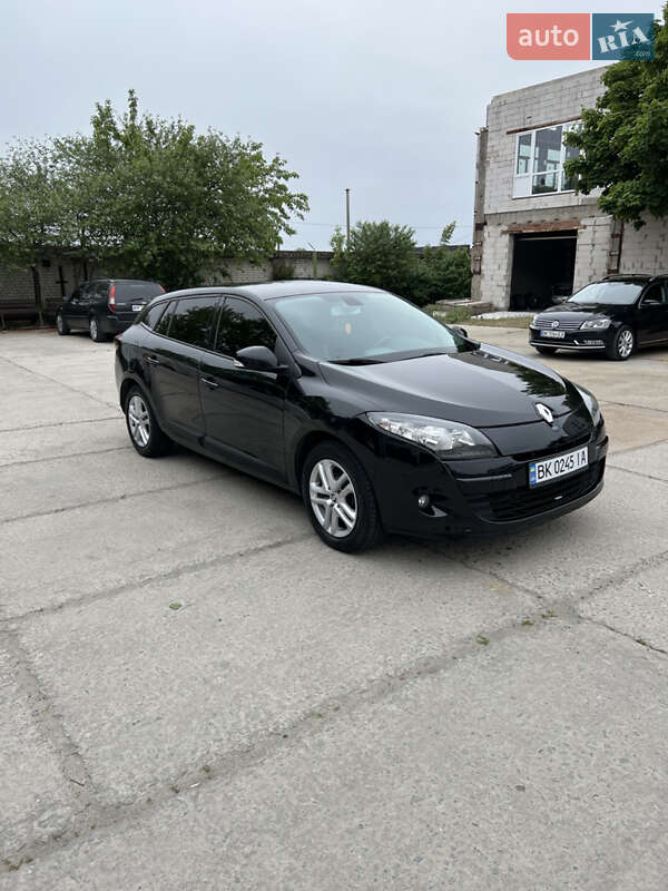 Универсал Renault Megane 2011 в Вараше
