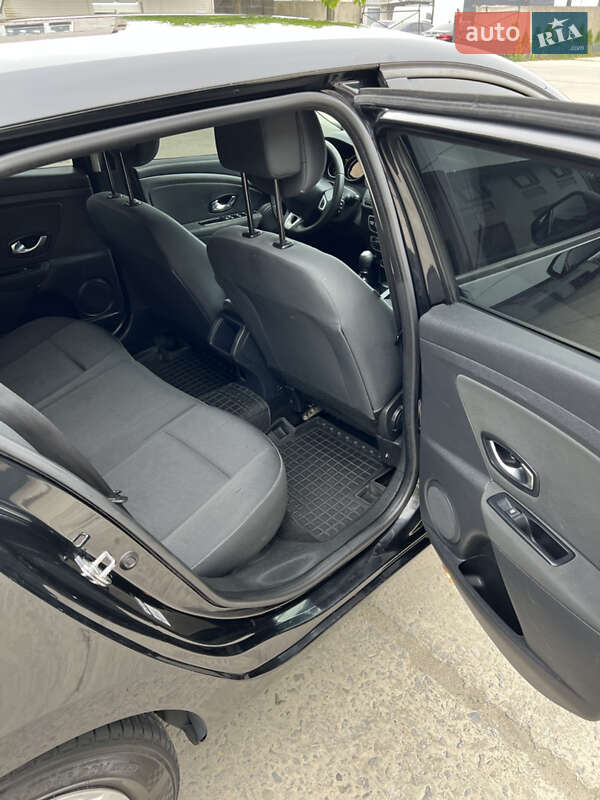 Универсал Renault Megane 2011 в Вараше