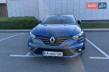 Хэтчбек Renault Megane 2016 в 