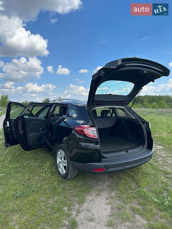 Универсал Renault Megane 2015 в Макарове фото 5 Универсал Renault Megane 2015 в Макарове