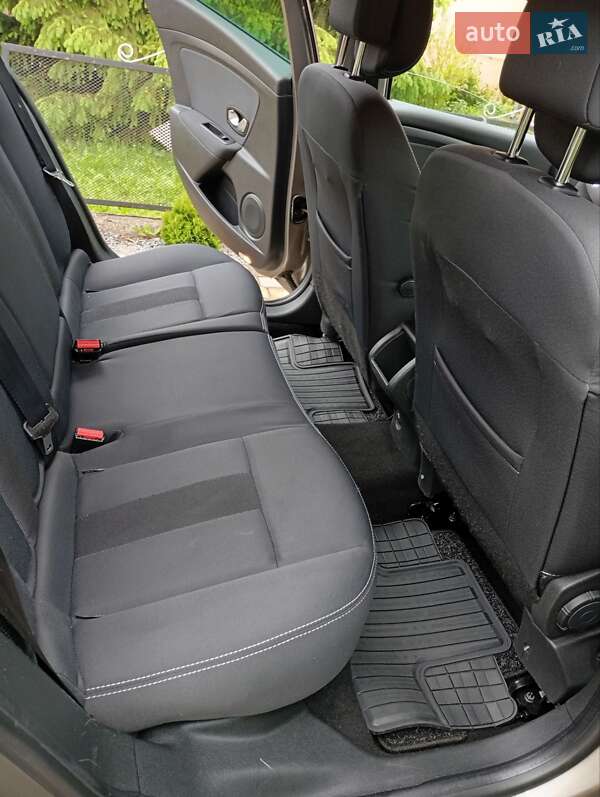 Универсал Renault Megane 2011 в Золочеве
