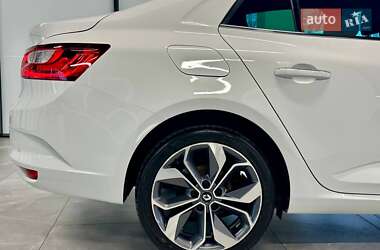 Седан Renault Megane 2018 в 