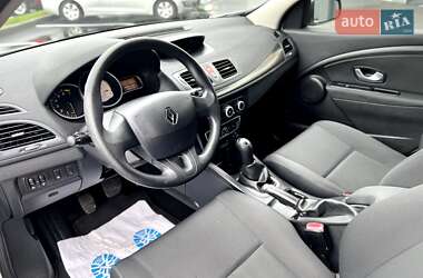 Хэтчбек Renault Megane 2011 в 