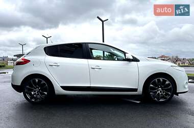 Хэтчбек Renault Megane 2011 в 