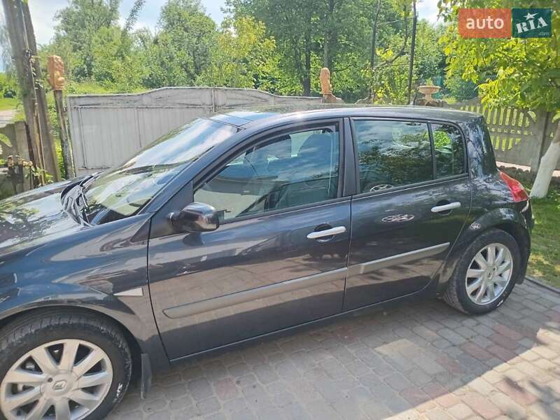 Хэтчбек Renault Megane 2007 в 