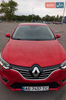 Хэтчбек Renault Megane 2018 в 