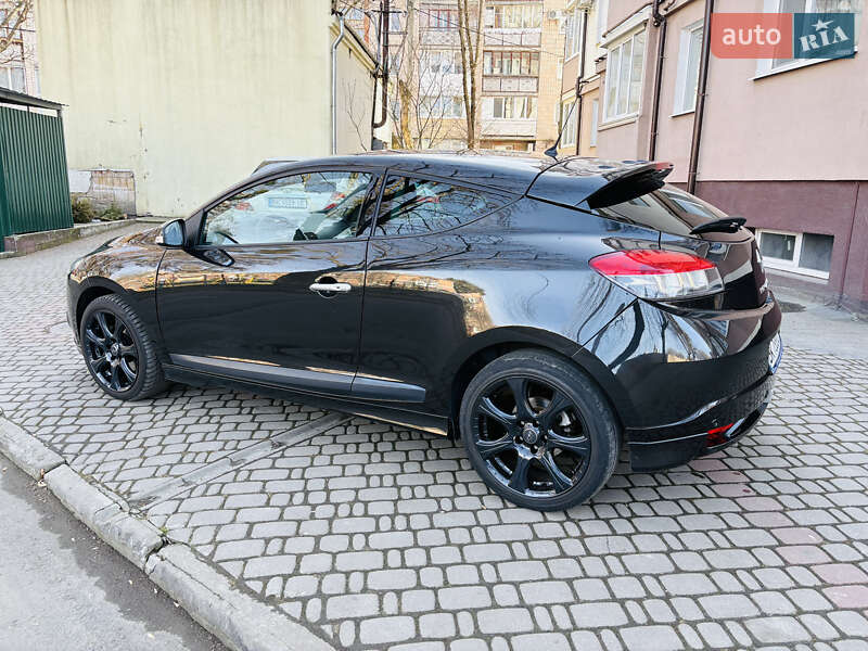 Купе Renault Megane 2009 в 