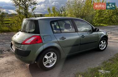 Хэтчбек Renault Megane 2003 в 