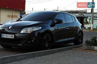 Хэтчбек Renault Megane 2010 в 