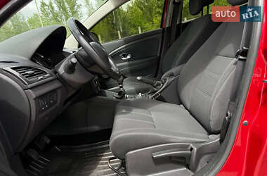 Хэтчбек Renault Megane 2014 в 
