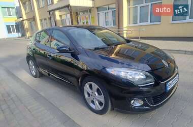 Хэтчбек Renault Megane 2012 в 