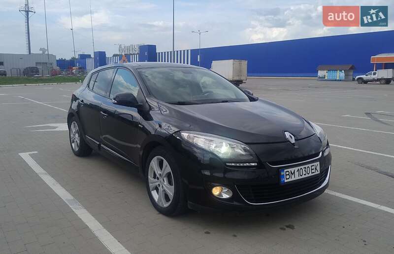 Хэтчбек Renault Megane 2012 в 