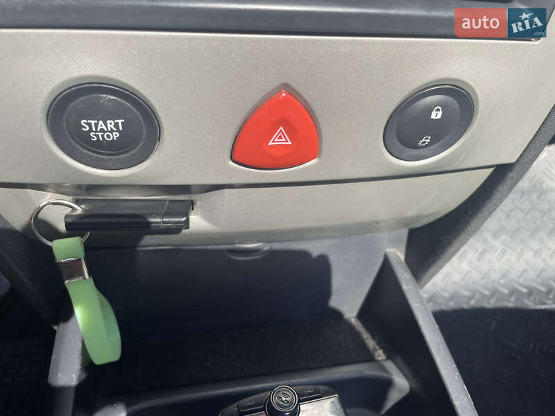 Кабриолет Renault Megane 2006 в Ровно фото 15 Кабриолет Renault Megane 2006 в Ровно