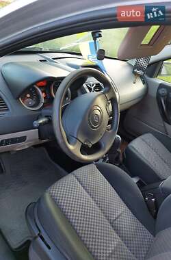 Хэтчбек Renault Megane 2005 в 