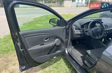 Хэтчбек Renault Megane 2010 в 