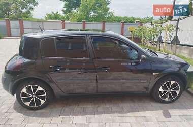 Хэтчбек Renault Megane 2005 в 