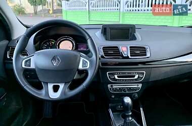 Хэтчбек Renault Megane 2011 в 