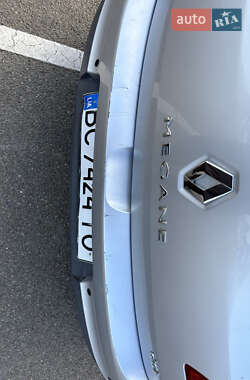Хэтчбек Renault Megane 2011 в 