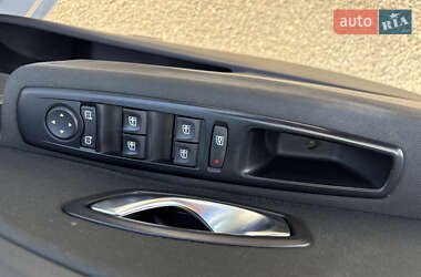 Хэтчбек Renault Megane 2011 в 