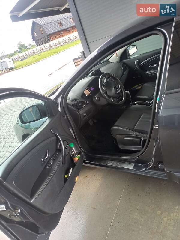 Хэтчбек Renault Megane 2013 в Буске