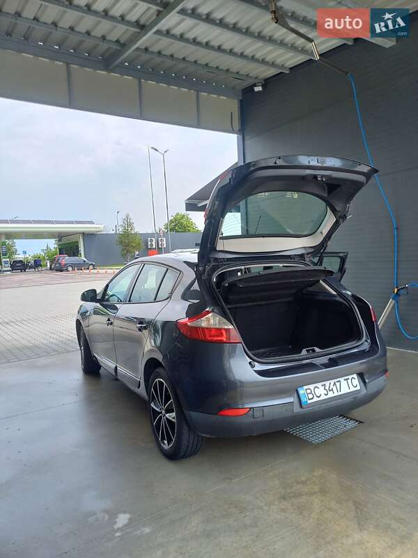 Хэтчбек Renault Megane 2013 в Буске