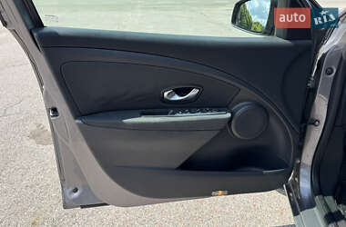 Хэтчбек Renault Megane 2011 в 