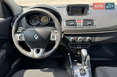 Хэтчбек Renault Megane 2011 в 